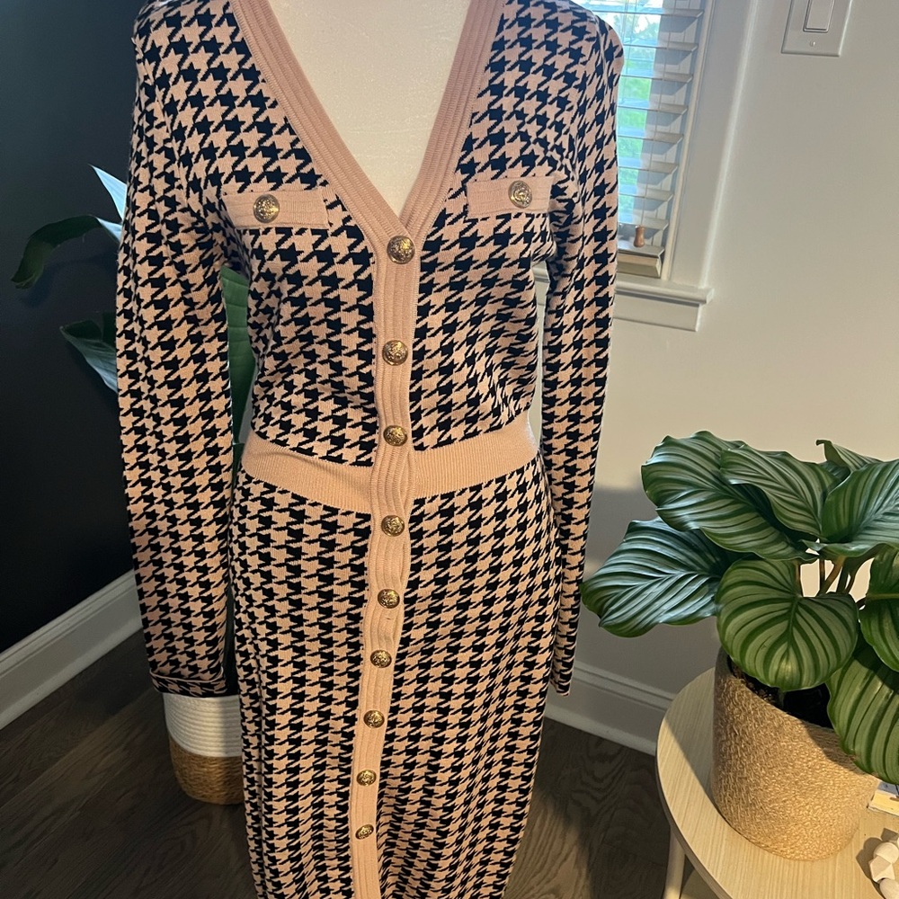 Elegant Houndstooth Button-Down Dress